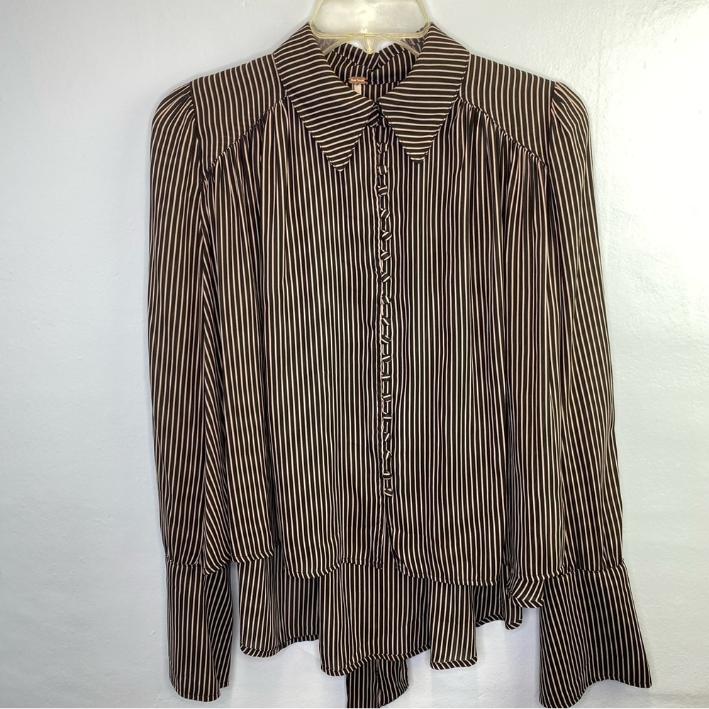 **** Free People Back & White Striped Shirt *** XS